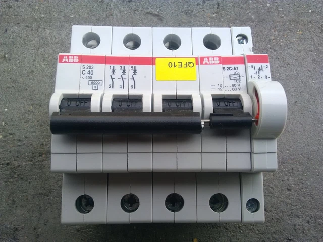 Lot De 12 Disjoncteurs Schneider IDPN - Mono 10-16-20A - Courbe C - 10kA