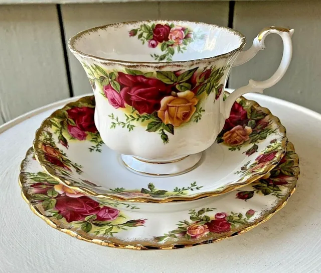 Royal Albert Old Country Roses Tea Trio (Teacup Saucer Side Plate) 6 Available