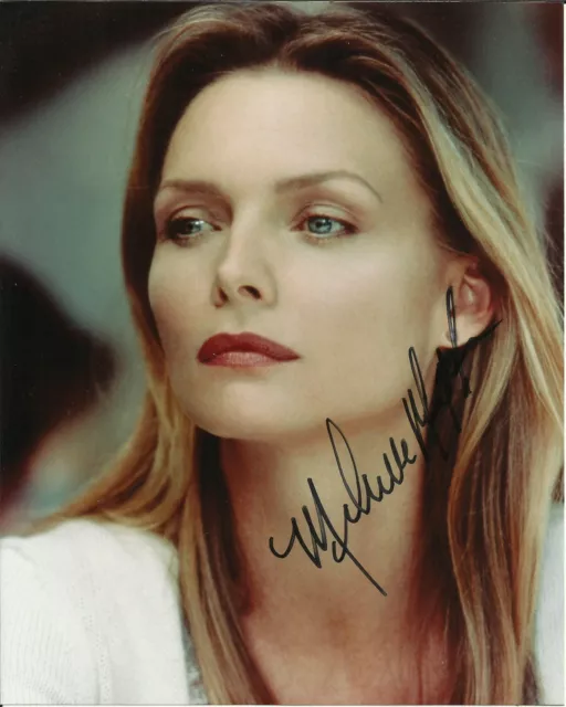 MICHELLE PFEIFFER  - Signed photo