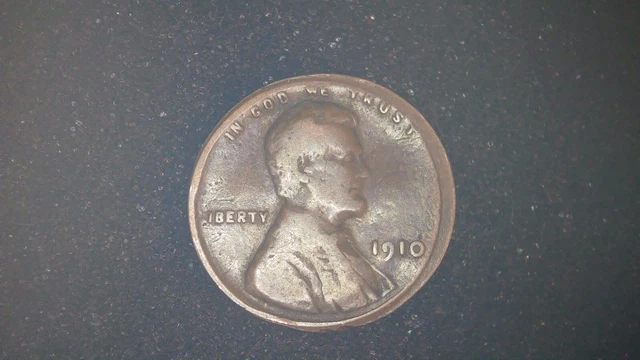 1910 P Wheat Cent 1C Slightly Off Center Mint Error   Wow!!!