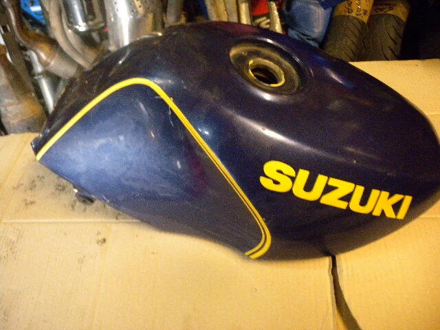 Réservoir Suzuki GS550 1978 - Pour Modèle GSE550 - Noir - Occasion En état Fonctionnel