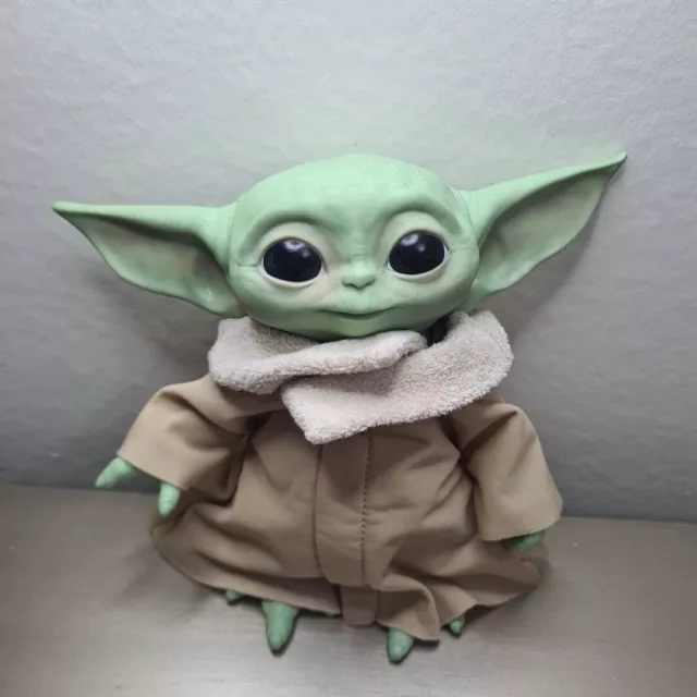 Giocattolo Star Wars Talking Baby Yoda Mandalorian The Child Grogu Hasbro 8"" 2020