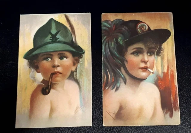 2 Cartoline Militari Bambino con Cappello Alpino e Pipa E Bambino