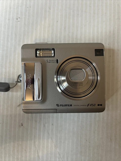 FUJIFILM FINEPIX F455 DIGITAL CAMERA with Manual in Working