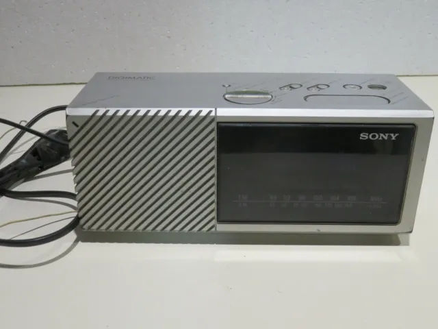 vecchia radio sveglia non funzionante SONY DIGIMATIC ICF-C16W orologio comodino
