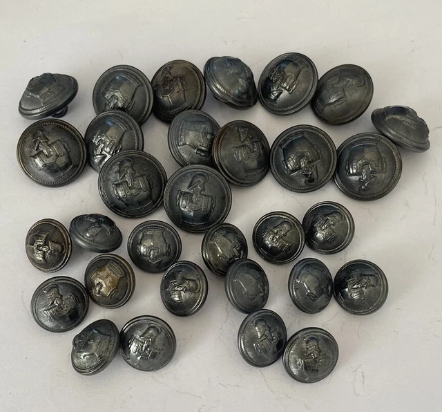 Bouton Militaire Officier Du Génie - 23 Mm - XIXe - Restauration - Doré