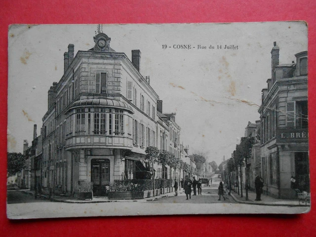COSNE  :  La Rue du 14 Juillet.......VO.