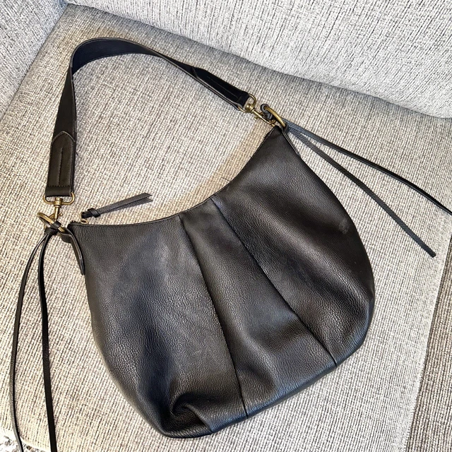 Universal Thread Ladies Black Shoulder Purse Faux Pebbled Leather Bag 14”x11”x4”
