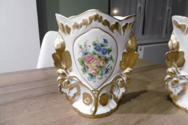 Ancienne paire de vases de marié en porcelaine de Paris XIX siècle 2