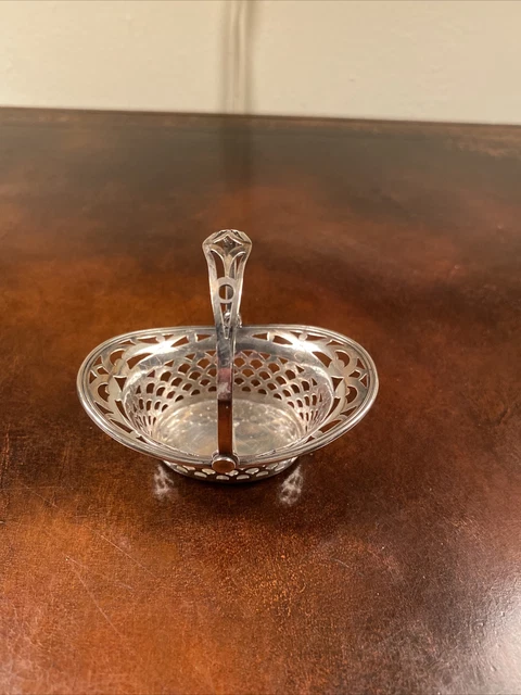 Reticulated Sterling Silver Shell Nut Tray w/Movable Handle and No Monogram