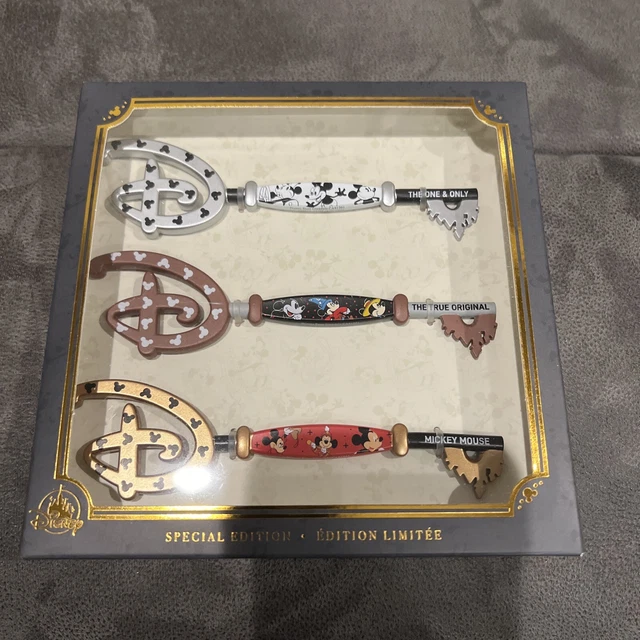 DISNEY MICKEY MOUSE Through the Years Collectible Key Set £17.20 ...