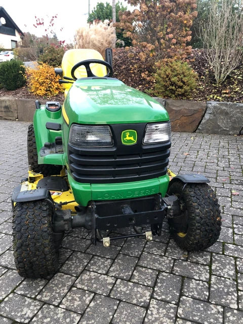 RASENTRAKTOR JOHN DEERE X748 Allrad mit Mähwerk Baujahr 2009 Guter