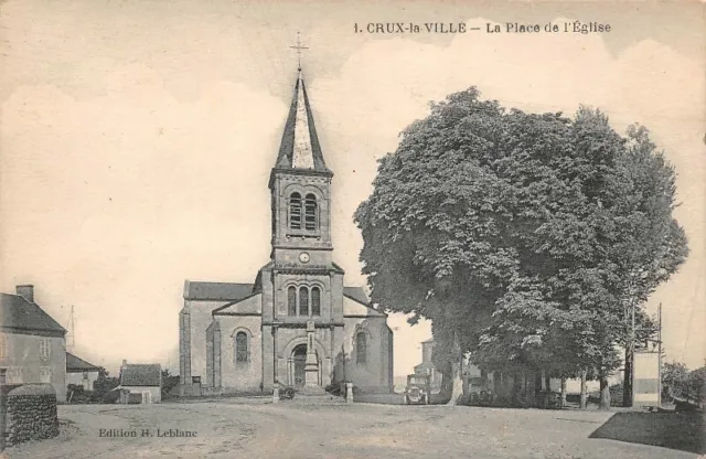 CRUX-la-VILLE - la Place de l'église