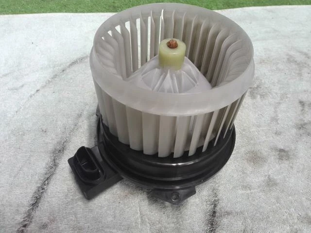 NISSAN Moco 2010 DBA-MG22S Motore soffiatore 272264A00A [usato] [PA85666508]