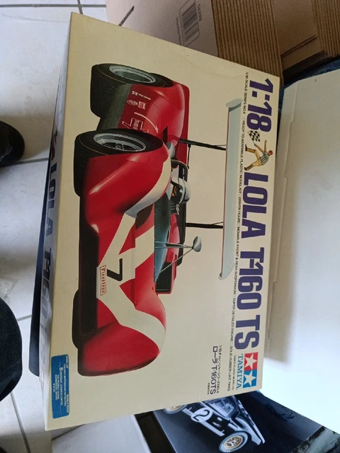 Kit de maquette de voiture Tamiya lola t-160 ts échelle 1/18 réf  10004 en boite