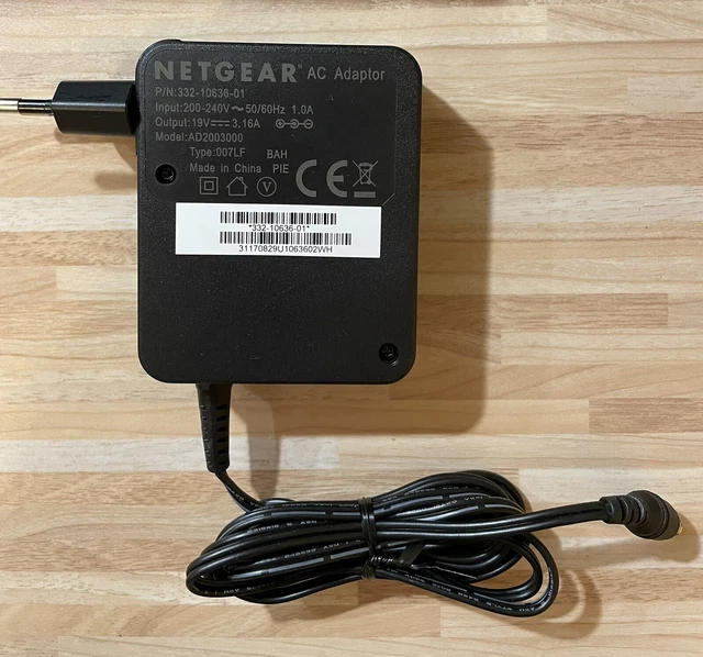Netgear Nighthawk X6 Tri-Band WiFi Router - Schwarz/Silber (R8000-100PES) 3