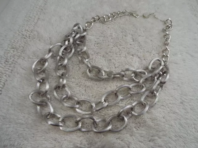 NY Etched Silvertone Aluminum Scoop Chain Necklace (H1)