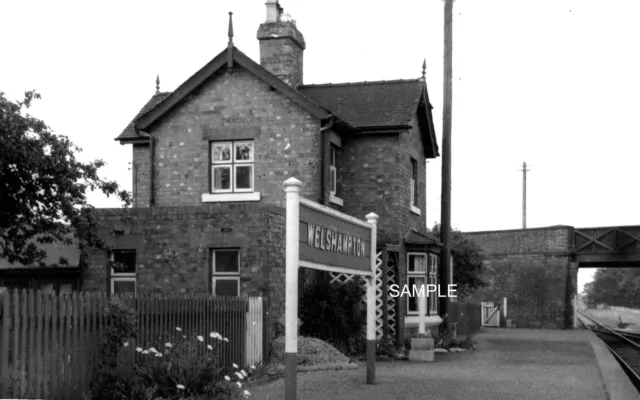 WELSHAMPTON RAILWAY STATION, SHROPSHIRE. c1950 PHOTO 12 x 8