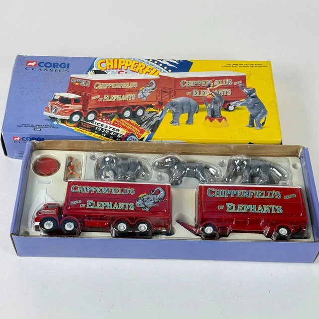 A Corgi Dodge Livestock Transporter No 484 together | 3rd July 2019