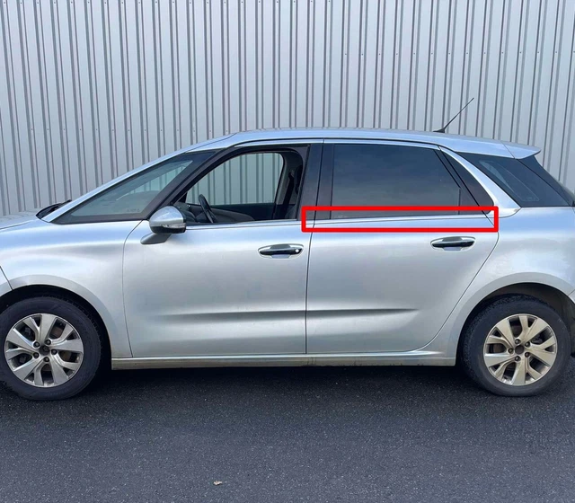 Baguette Chromée Pour Porte Vitre Arrière Droite - CITROËN C3 II (2) - Pièce D'occasion
