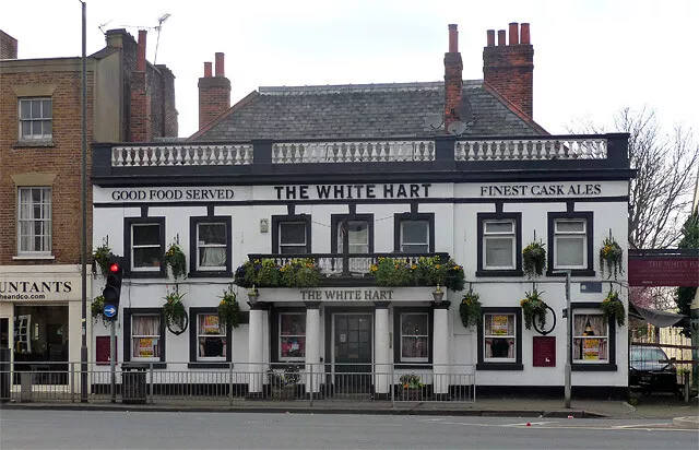 Photo  London The White Hart London Road Late C17Th Or Early C18Th Pub But Owing