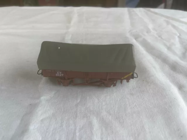 Lima Brown VR 4 wheel GY wagon in HO scale.
