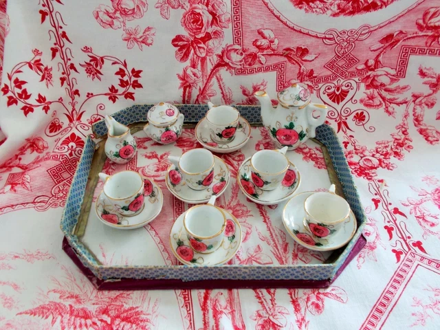 Ancien sucrier de dinette, décor Minton 252, en porcelaine de Sarreguemines