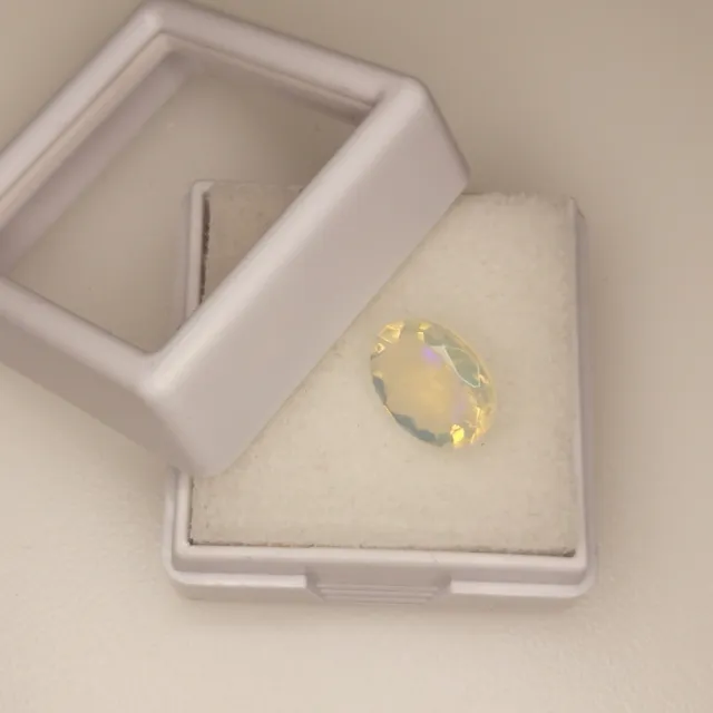 Opale Précieuse naturelle d'Ethiopie - VS - Ovale 1.30 Carat - 9.3 x 7.2 x 4.7 m