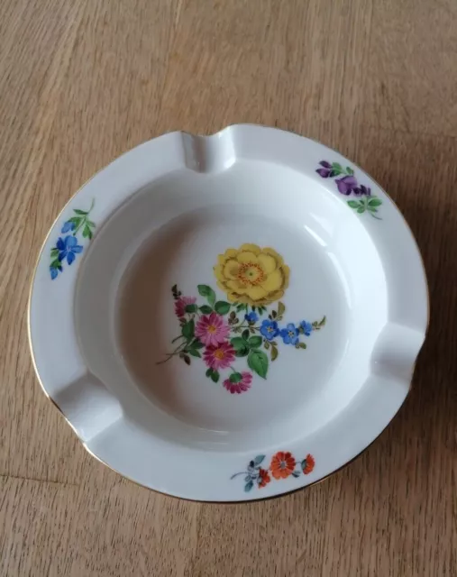 Meissen Porzellan Aschenbecher Blumen mit Goldrand 2. Wahl