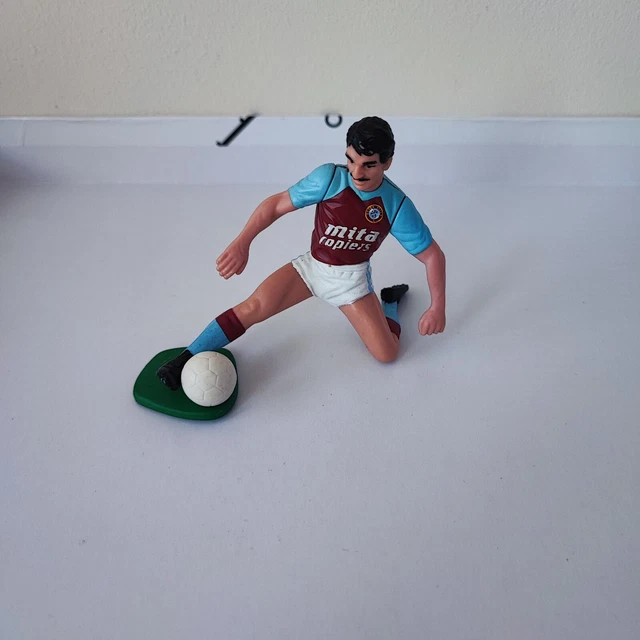 Figurine Kenner Tonka Sportstars Derek Mountfield Aston Villa Saison 1989/90
