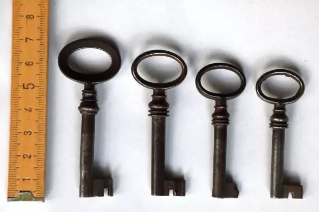 4 antike Möbelschlüssel - Eisen um 1840/50 Biedermeier