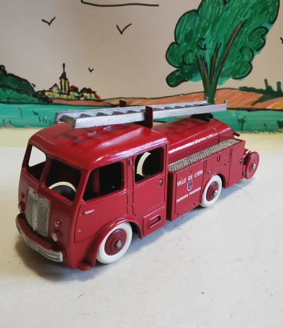 Dinky Toys Berliet camion pompiers 1er secours réf.32E modèle