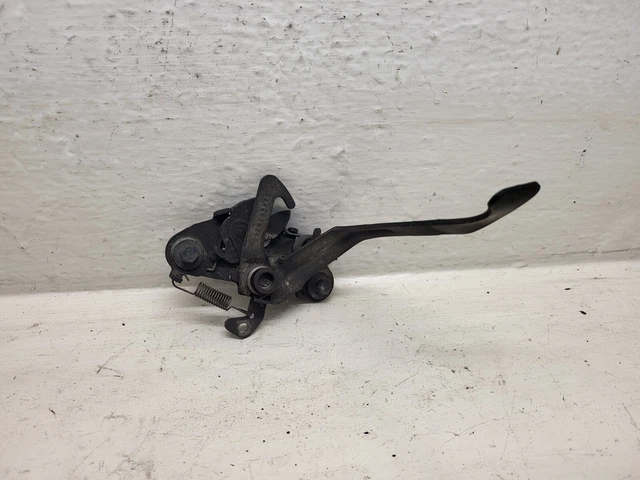 ATTACHE, SUPPORT CLIP CAPOT MOTEUR Pour C3 C4 2008 5008 Et Partner