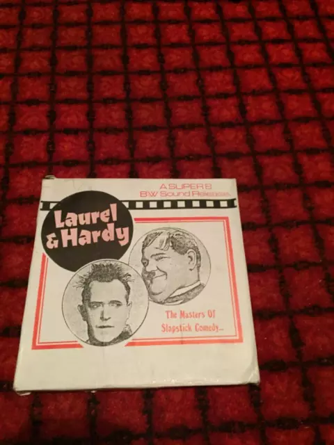 Super 8  Laurel & Hardy Fixer Uppers Derann Super 8 8mm
