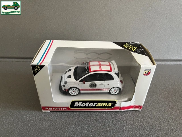 Bburago 1/43 Abarth 500 Assetto Corse, White Bburago 1/43 Abarth 500 Assetto Corse, White