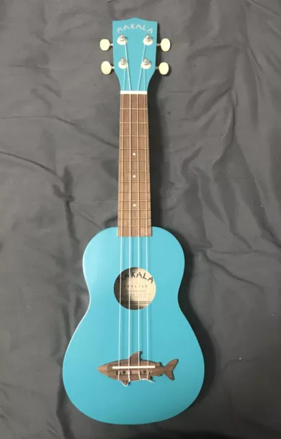 Kala Makala Series SHARK Bridge Satin Vintage Finish Green Soprano Ukulele