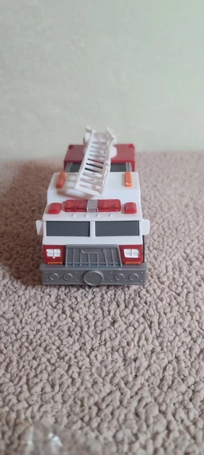 Tonka Hasbro 2016 Fire Truck Engine Lights and Sirens Lifting Ladder #07834