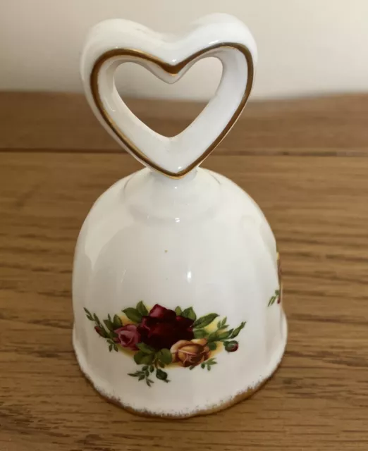Royal albert old country roses bone china england heart shape bell 1962