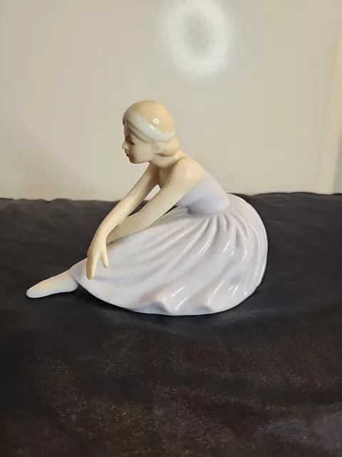 Porcelain Ballerina Figurine Bine China 3