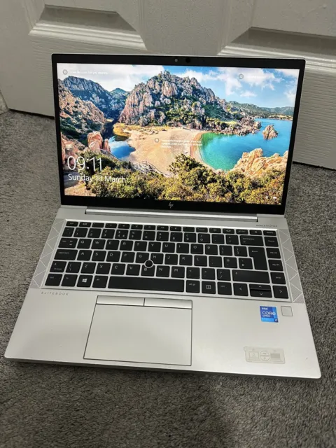 HP Elitebook 840 G8 14” - Intel i7-1185G7 -16GB RAM 256GB SSD Touchscreen Laptop