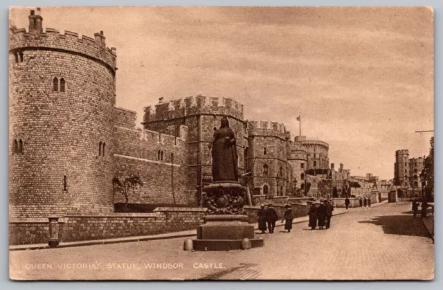 Great Britain Windsor Castle Queen Victorias Statue Sepia BW UNP Postcard