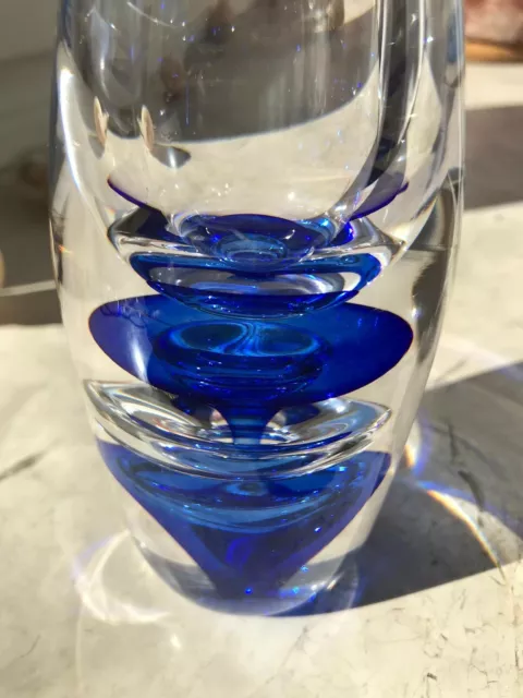 Schwedische Designer Kristall Vase von VAS VITREUM, blau/klar, mundgeblasen