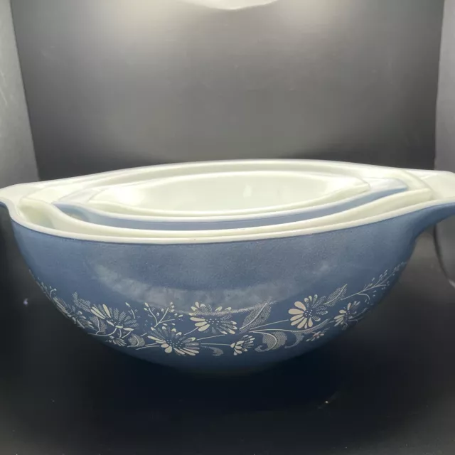 PYREX - 4 pc. Blue & White COLONIAL MIST Cinderella Mixing Bowl Set Vintage