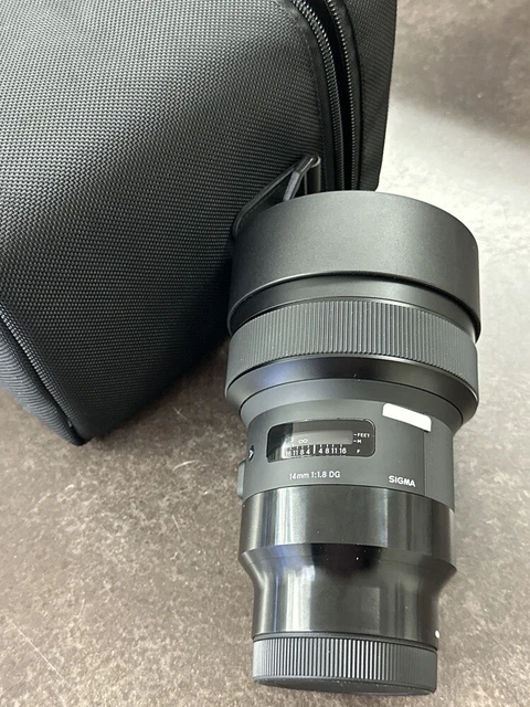 Sigma Art AF14mm F/1.8 DG HSM (A) F/L-mount for Leica With Carrying Case