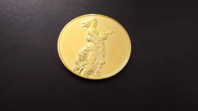 Da Vinci 24K Electroplate Gold Sterling Silver The Pointing Lady Medal