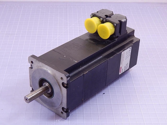 MCG 3572-MBE3733-1 Servo Motor 30 Lb Torque 12.40 A T96750