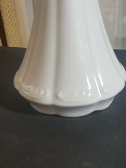 Vintage White Royal Porzellan Bavaria KPM Handarbeit  West Germany Vase 9 1/4" 3