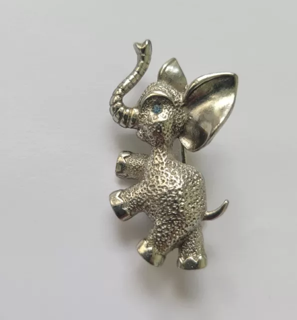 Beautiful Vintage Funny Elephant Brooch Pin with Eye Crystal silver tone