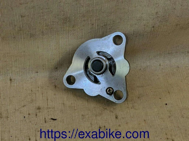 pompe à huile pour Suzuki GN 125  de 1982 à 2001 (NF41A)
