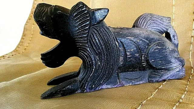 Hand Carved Black Thai Foo Dog Vntg Wood Figurine 5½” Crouching Pose Heavy